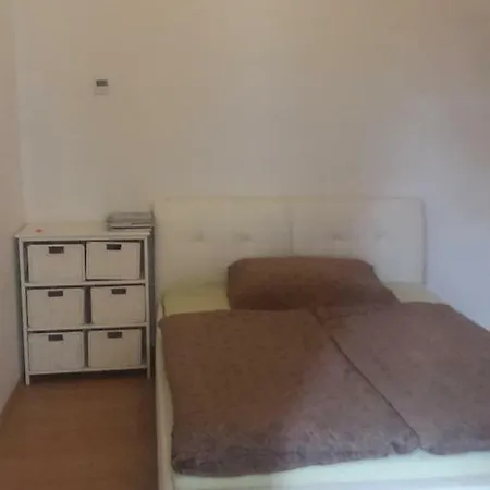 公寓 Karolina Apartmanhaz