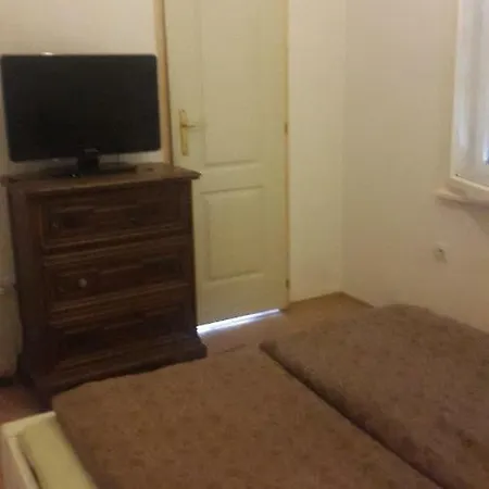 公寓 Karolina Apartmanhaz