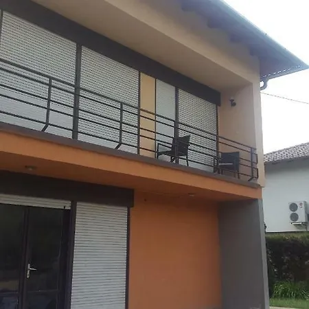 公寓 Karolina Apartmanhaz 希欧福克
