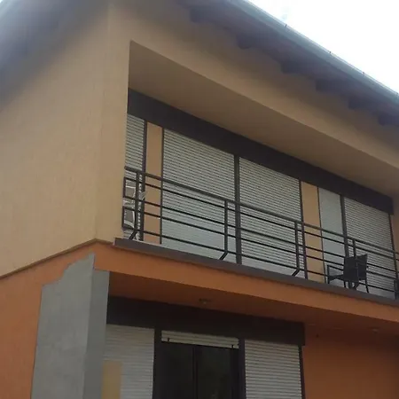 公寓 Karolina Apartmanhaz 希欧福克