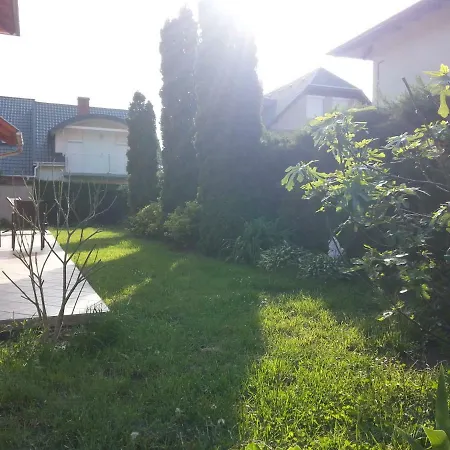 Karolina Apartmanhaz 公寓 *